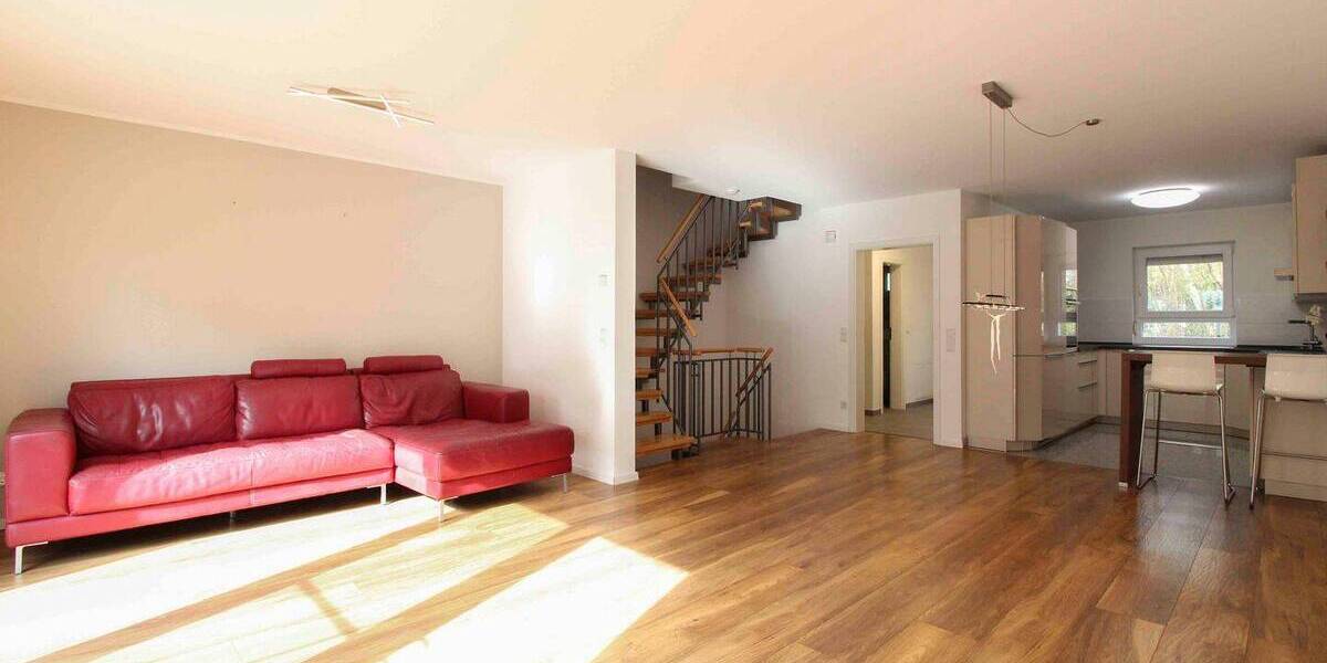 Reihenmittelhaus Wiesbaden Erbenheim - 6 Zimmer, 150 m&sup2;, 749.000&euro; | Angebot:26244818