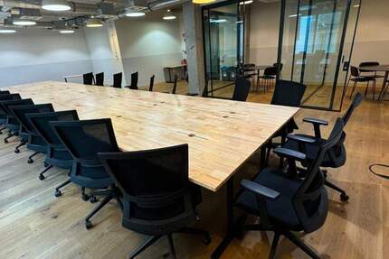 Teambüro inkl. Meetingraum - Arbeiten im Schatten der Bankentürme zimmer