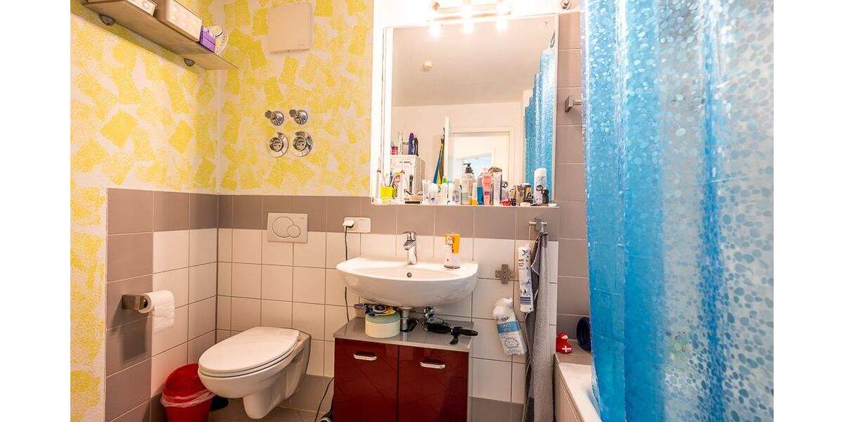 Frei ab Februar 2026: 95 m²-Wohnung - Baujahr 2005 - mit eigenem Gärtchen in Ortskernlage 3 zimmer