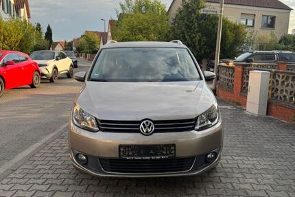 VW Touran 70.000 km 9.900 &euro; Rüsselsheim 65428