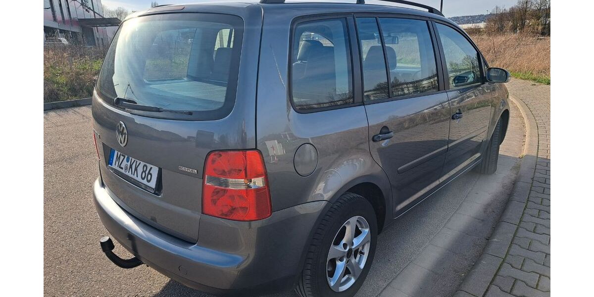 VW Touran 153.000 km 2.900 &euro; Mainz 55120
