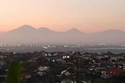 Haus Frankfurt am Main - 4 Zimmer, 150 m&sup2;, 1.000&euro; | Angebot:24571109