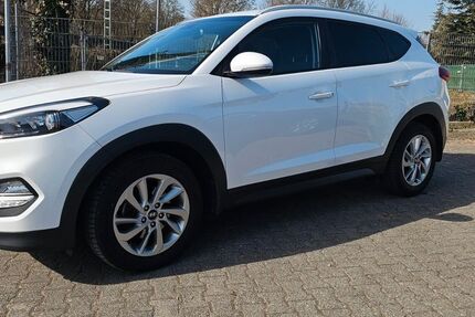 Hyundai TUCSON 186.542 km 10.700 &euro; Wiesbaden 65201