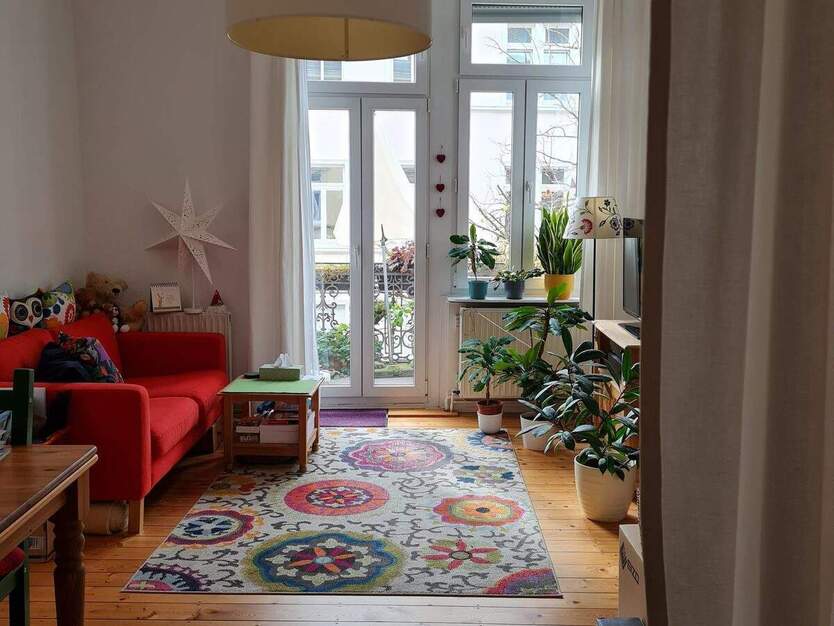 Ruhige Altbau-Wohnung in der Emanuel-Geibel-Straße 4 zimmer