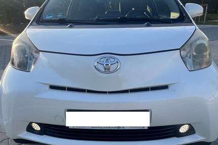 Toyota iQ