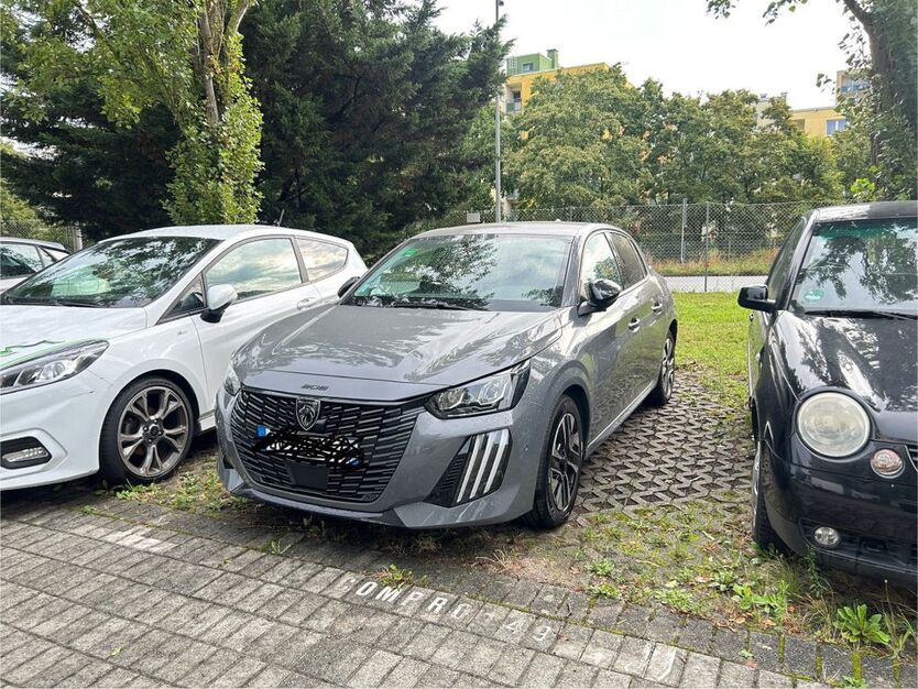Peugeot 208 11.005 km 16.360 € Rüsselsheim 65428