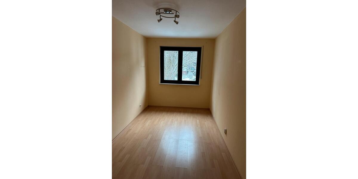 Hochparterre Niedernhausen - 4 Zimmer, 107 m&sup2;, 305.000&euro; | Angebot:26693637