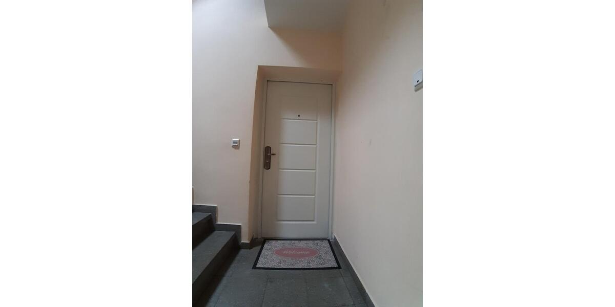 Etagenwohnung Wiesbaden Biebrich - 3 Zimmer, 60 m&sup2;, 1.500&euro; | Angebot:25173745