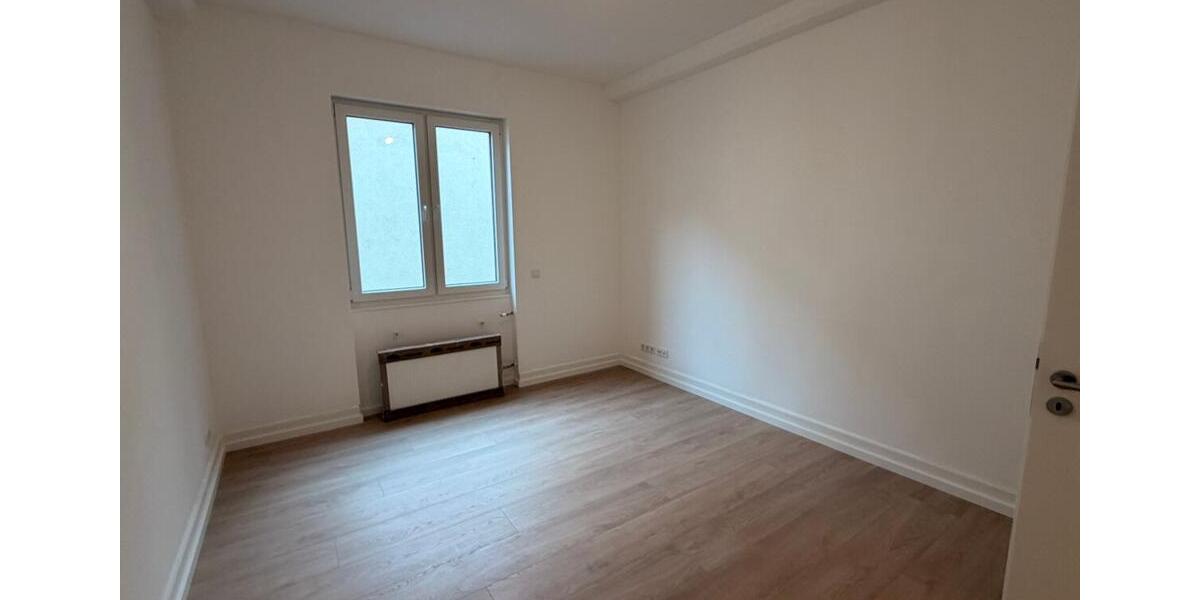 Etagenwohnung Frankfurt am Main Bockenheim - 4 Zimmer, 100 m&sup2;, 1.900&euro; | Angebot:26646128
