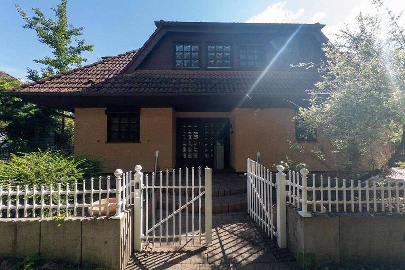 Charmantes Einfamilienhaus im Landhausstil in Toplage von Nauheim