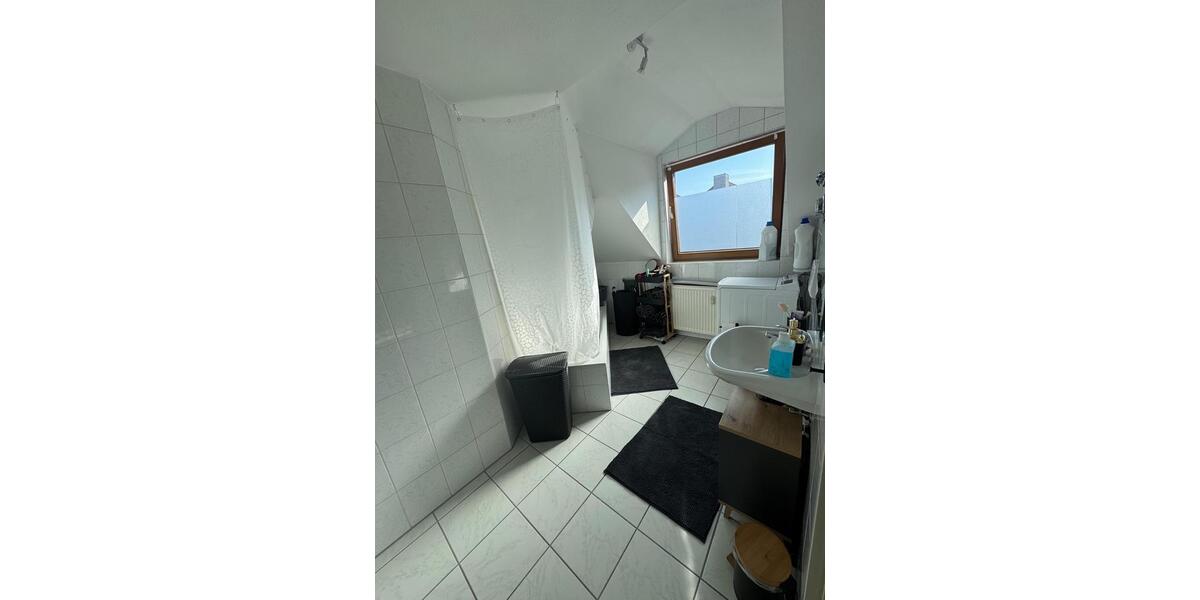 Dachgeschoßwohnung Mainz Finthen - 1 Zimmer, 39 m&sup2;, 775&euro; | Angebot:26347252