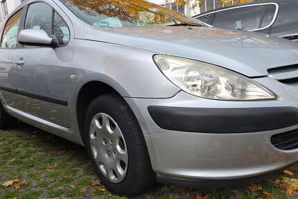 Peugeot 307 77.000 km 2.350 € Wiesbaden 65201