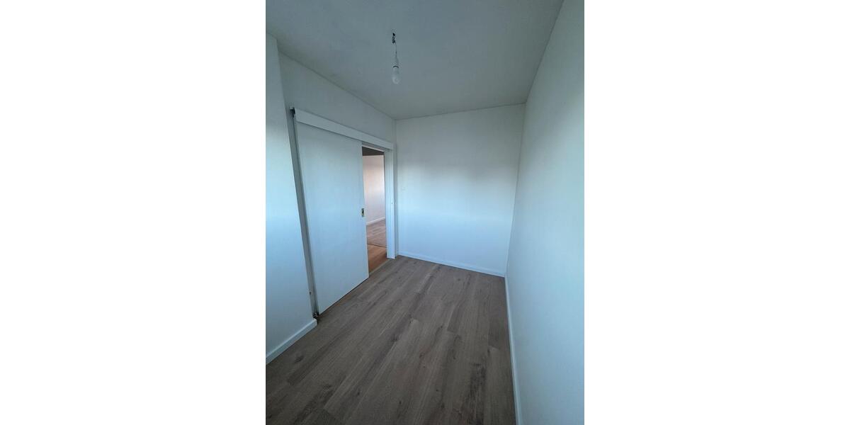 Reihenhaus Frankfurt am Main Mitte-West - 3 Zimmer, 82 m&sup2;, 1.690&euro; | Angebot:24703923