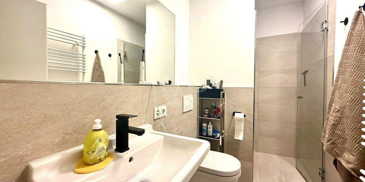 Hochwertige Gartenwohnung mit Westterrasse und Garage 2 zimmer