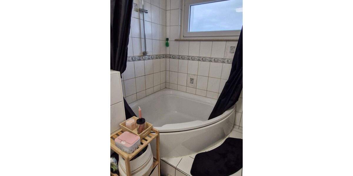 Etagenwohnung Wiesbaden Klarenthal - 4 Zimmer, 83 m&sup2;, 300.000&euro; | Angebot:25728338