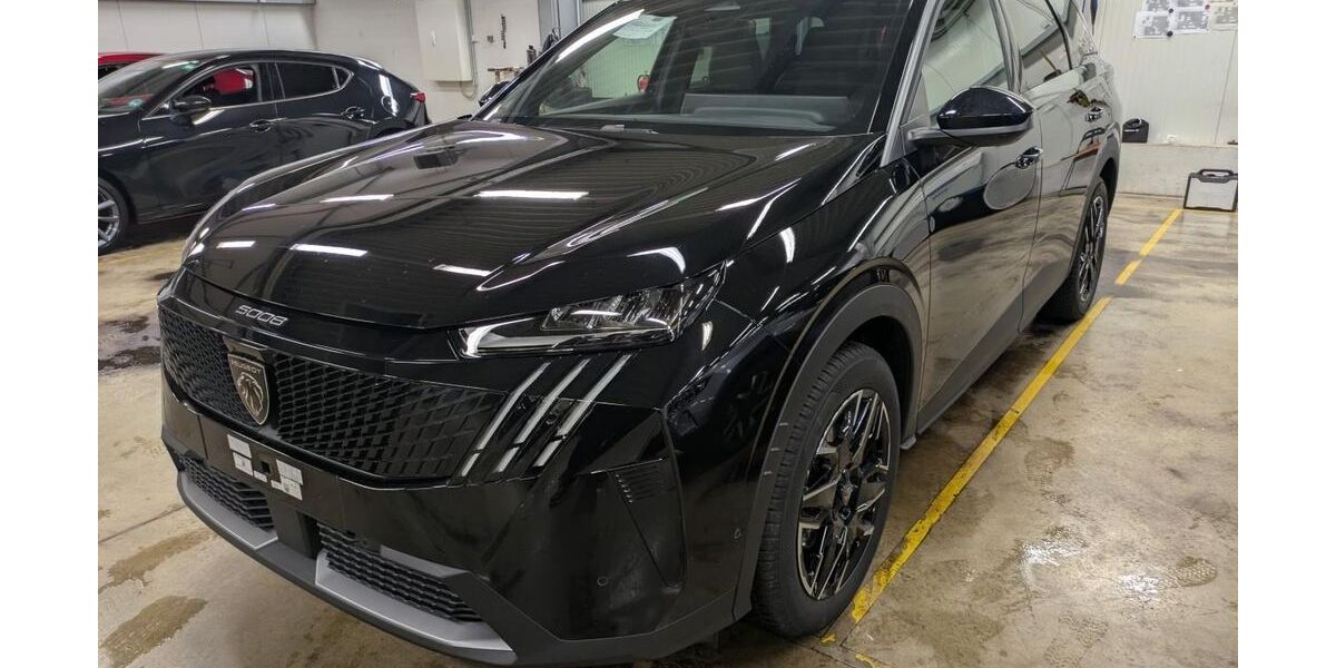 Peugeot 5008 13.558 km 31.980 € Rüsselsheim 65428