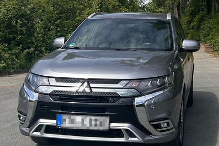 Mitsubishi Plug-in Hybrid Outlander 87.000 km 21.000 &euro; Eschborn 65760