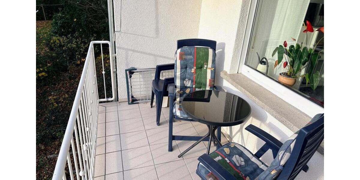 Helle, gut geschnittene 2,5-Zimmer-Wohnung mit EBK und Balkon 2.5 zimmer