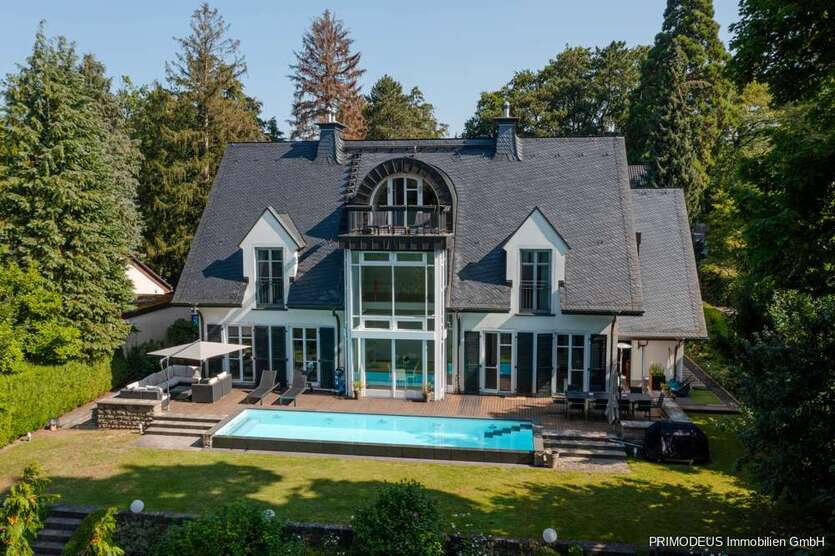 Haus zum Kaufen in Bad Homburg vor der Höhe 5.400.000 € 359 m²
