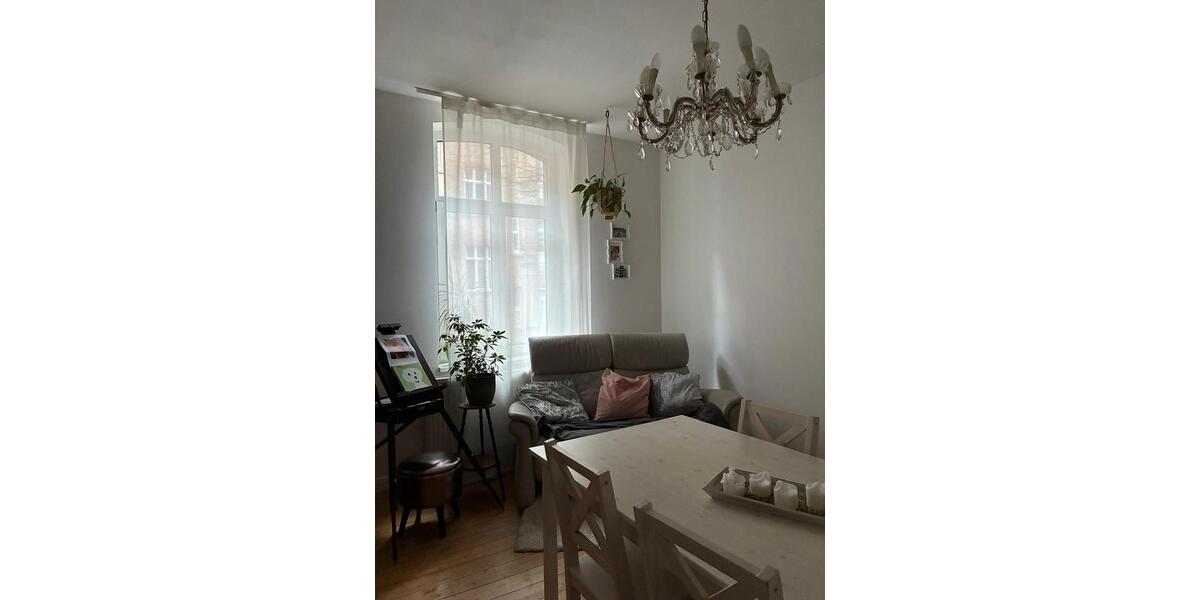 Etagenwohnung Wiesbaden Biebrich - 4 Zimmer, 90 m&sup2;, 1.250&euro; | Angebot:25512371
