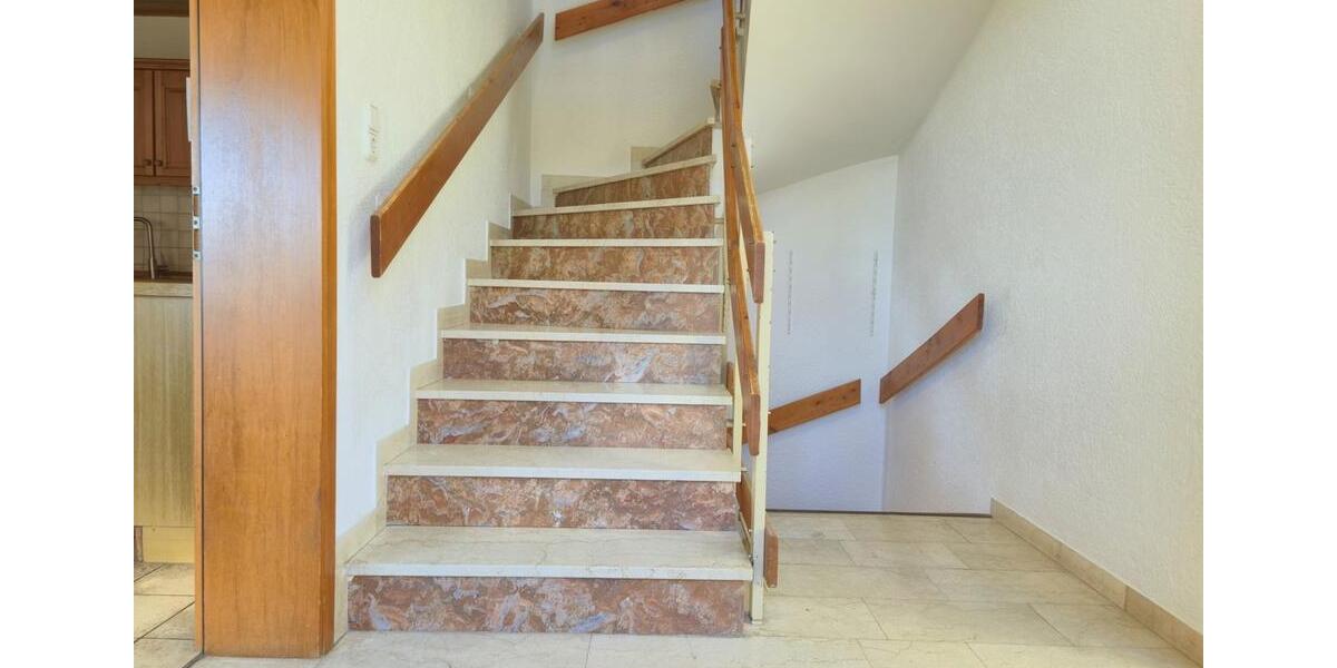 DOGS WELCOME IN DUPLEX HOME! Cozy house with fitted kitchen and spacious courtyard 4 zimmer