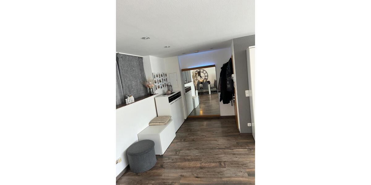 Etagenwohnung Idstein - 3 Zimmer, 105 m&sup2;, 1.500&euro; | Angebot:25395353