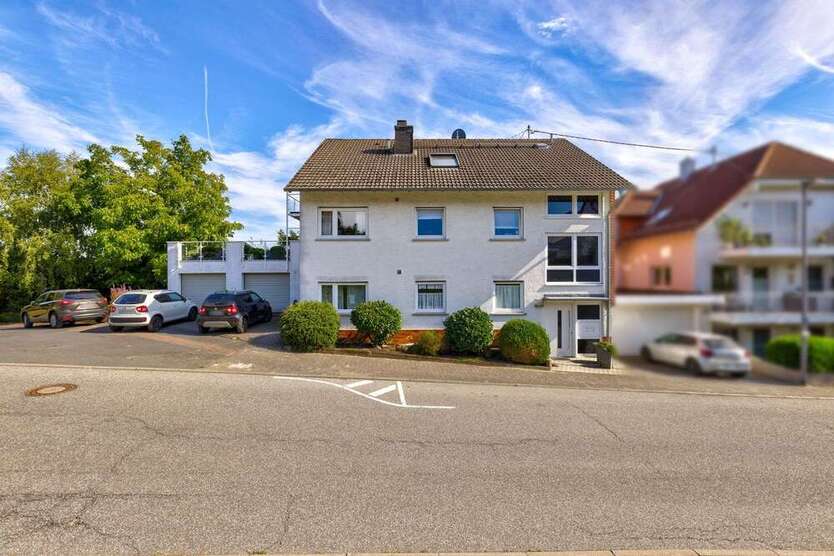 Haus zum Kaufen in Taunusstein 640.000 € 332 m² 12 zimmer