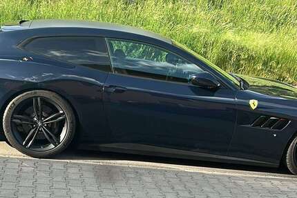 Ferrari GTC4 Lusso 93.000 km 139.999 € Mainz 55129