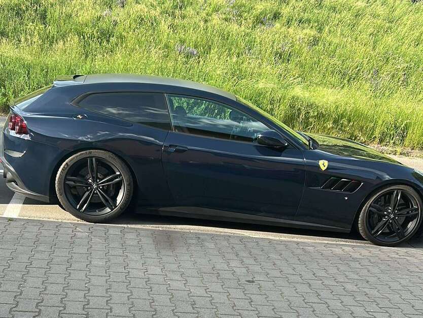 Ferrari GTC4 Lusso 93.000 km 139.999 € Mainz 55129