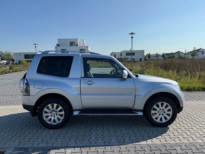 Mitsubishi Pajero 215.000 km 14.900 € Harxheim 55296