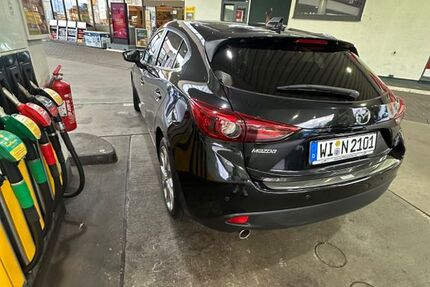 Mazda 3 170.000 km 8.700 &euro; Wiesbaden 55252