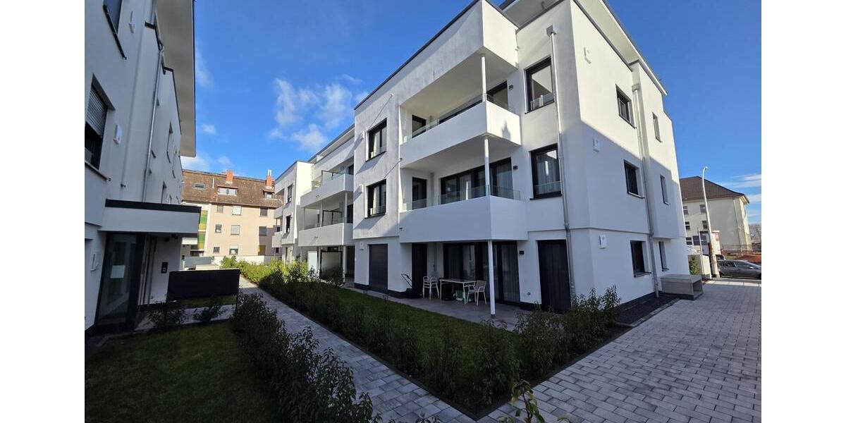 Dachgeschoßwohnung Wiesbaden Mainz-Kastel - 4 Zimmer, 131 m&sup2;, 2.300&euro; | Angebot:24980383