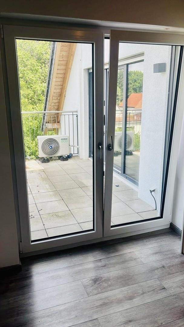 Geräumige Familienwohnung mit Balkon in Frankfurt am Main 7 zimmer