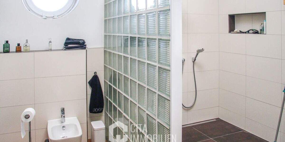 Wohnen & Arbeiten in Mainz-Hechtsheim: Moderne Wohn- und Gewerbeimmobilie mit Dachterrassen & Aufzug zimmer