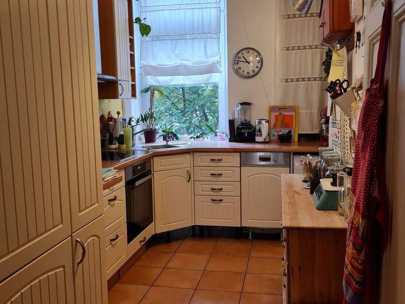 Ruhige Altbau-Wohnung in der Emanuel-Geibel-Straße 4 zimmer