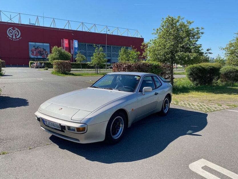 944
