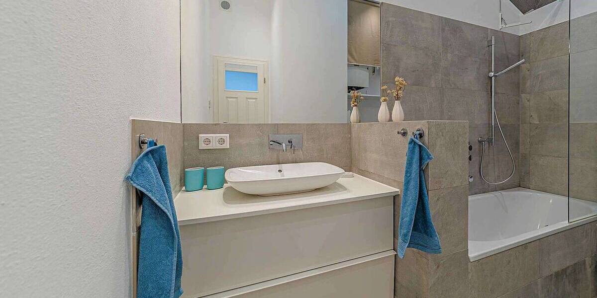 Etagenwohnung Frankfurt am Main Bockenheim - 3 Zimmer, 90 m&sup2;, 2.400&euro; | Angebot:26803848