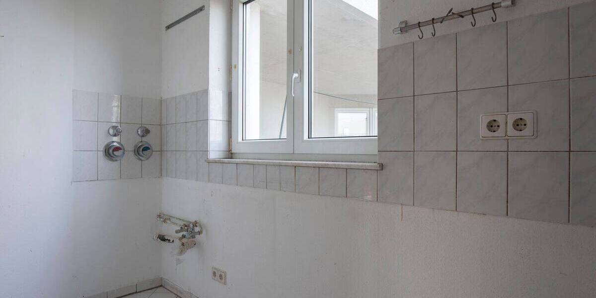 Etagenwohnung Wiesbaden Südost - 2 Zimmer, 81 m&sup2;, 245.000&euro; | Angebot:26160158
