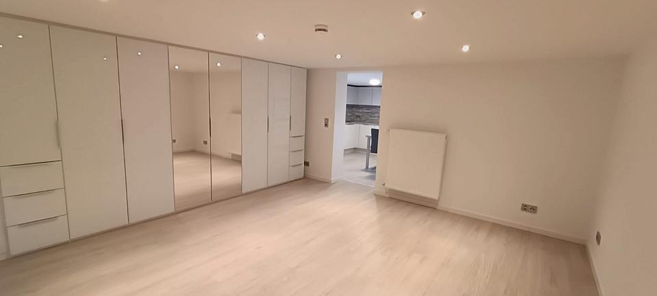 Etagenwohnung Wiesbaden Schierstein - 3 Zimmer, 94 m&sup2;, 1.550&euro; | Angebot:26550203