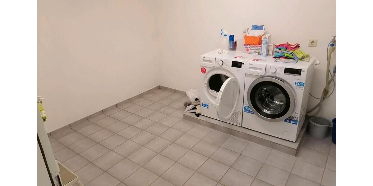 Besondere Immobilie mit zeitloser Architektur in ruhiger Lage 4 zimmer