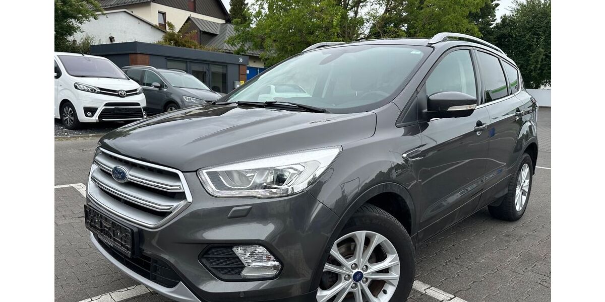 Ford Kuga 141.000 km 9.799 &euro; Taunusstein 65232