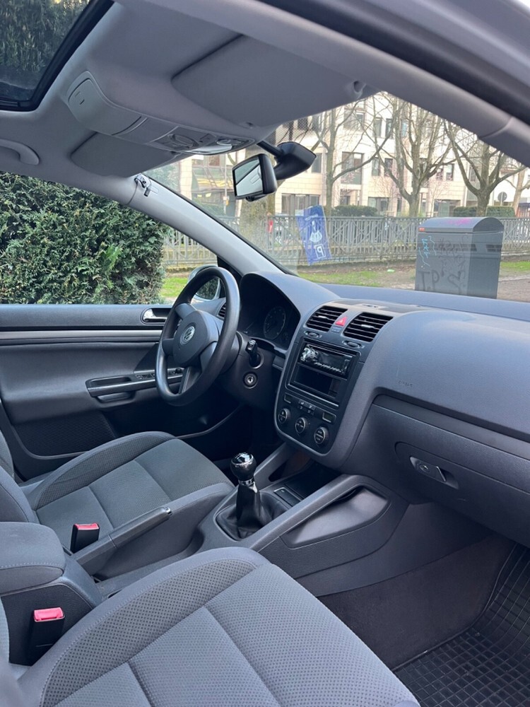 VW Golf V 154.000 km 5.000 € Wiesbaden 65183