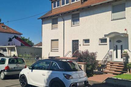 Rund 500 m2 Grundstück mit sanierungsbedürftiger Doppelhaushälfte in Wiesbaden Biebrich 6 zimmer