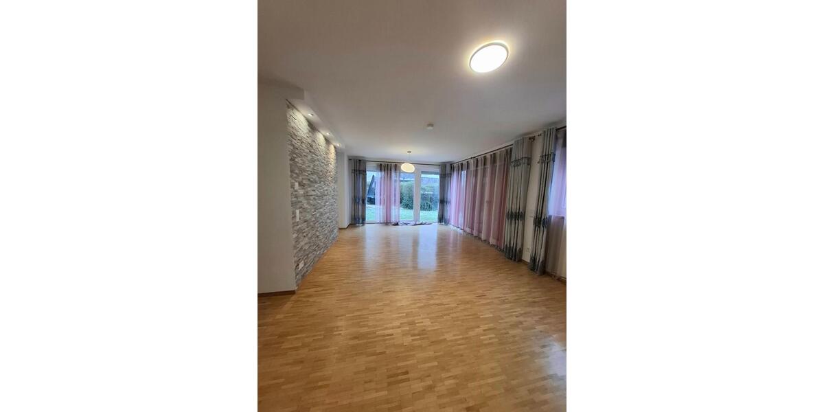 Erdgeschoßwohnung Frankfurt am Main Gallus - 4 Zimmer, 110 m&sup2;, 2.300&euro; | Angebot:23845641