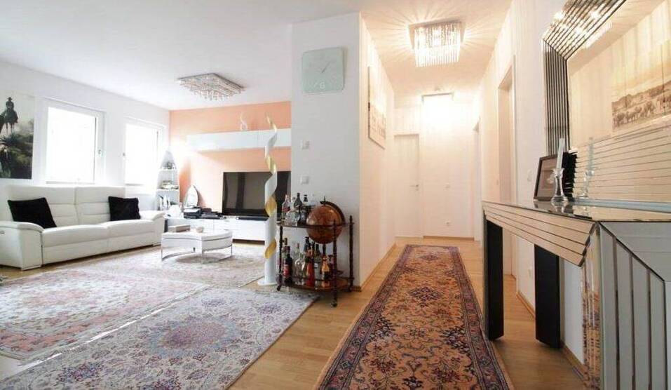 Großzügige Drei-Zimmer-Wohnung mit zwei Balkonen und zwei TG-Stellplätzen in Toplage
