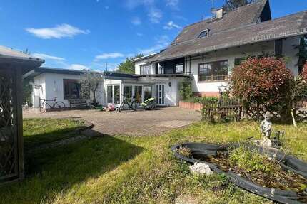 Haus Wiesbaden Biebrich - 10 Zimmer, 290 m&sup2;, 4.500&euro; | Angebot:25903710