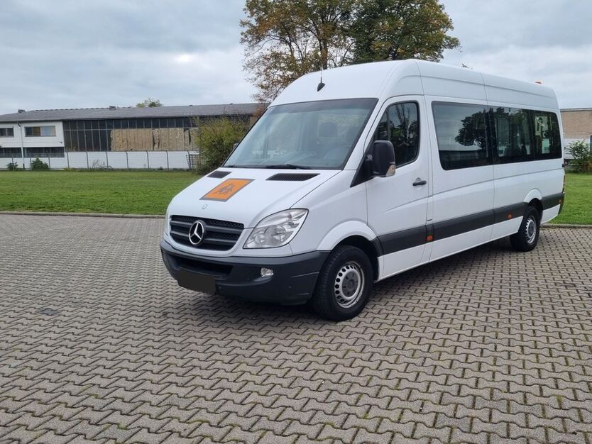 Mercedes-Benz Sprinter 211.000 km 22.600 € Frankfurt am Main 60386