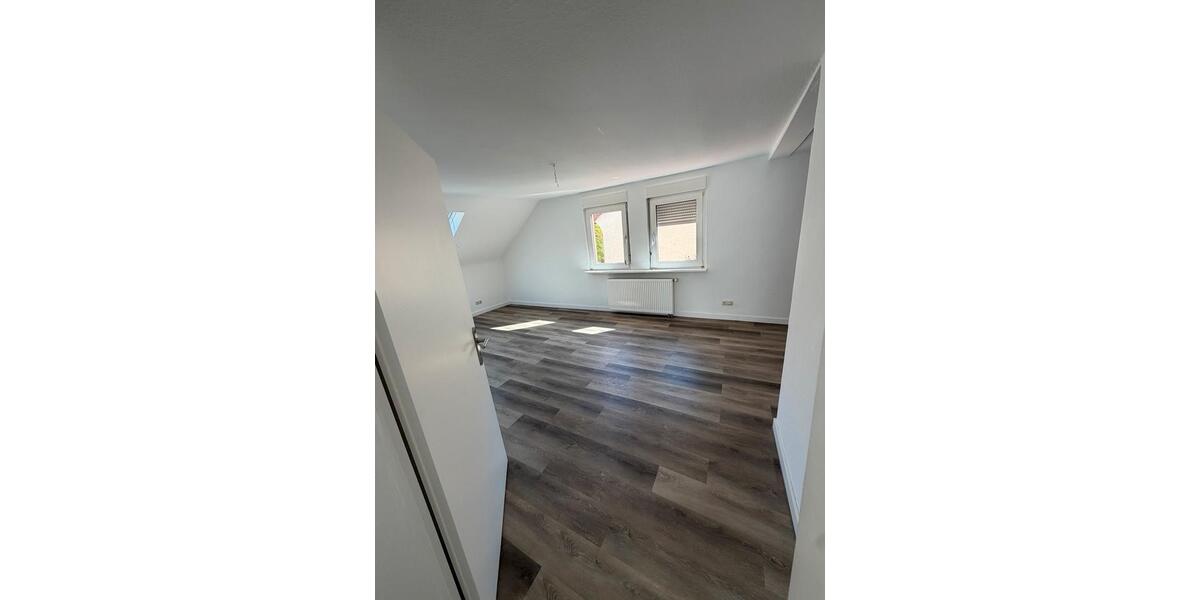 Etagenwohnung Wiesbaden Bierstadt - 4 Zimmer, 90 m&sup2;, 1.500&euro; | Angebot:26265654