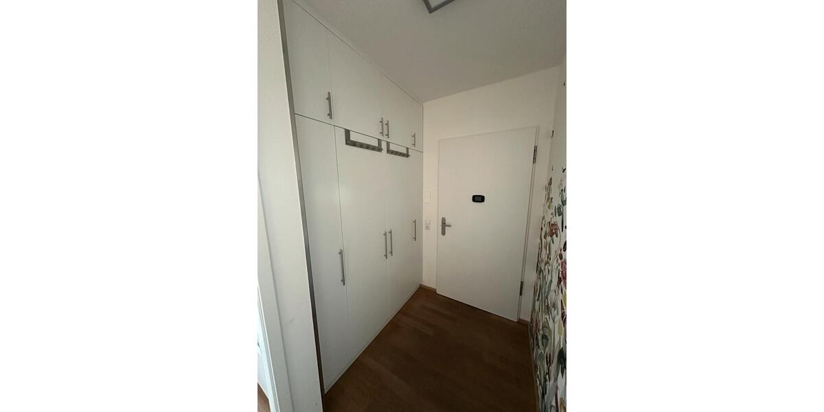Hochwertige teilmöblierte 3-Zimmer-Etagenwohnung mit Balkon! 3 zimmer