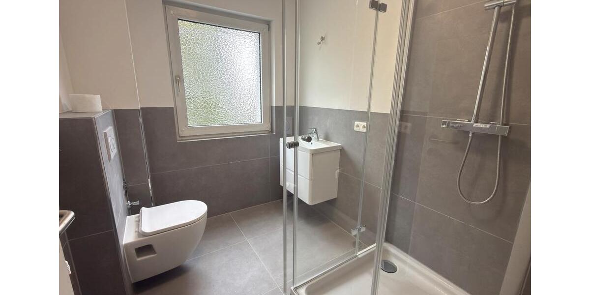 Etagenwohnung Wiesbaden Biebrich - 4 Zimmer, 82 m&sup2;, 1.350&euro; | Angebot:26251576